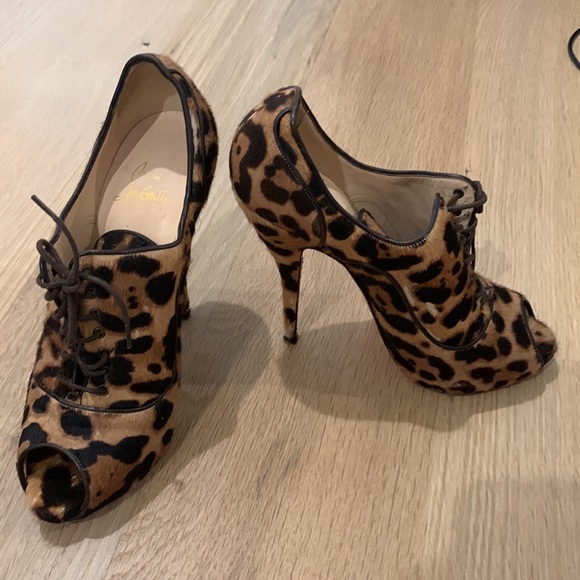 Pony hair Leapord louboutins - Picture 6 of 6